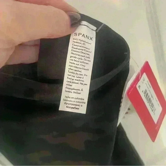Spanx EcoCare Seamless Leggings Large Black Camo Stretch Activewear Gym Workout - Picture 7 of 8